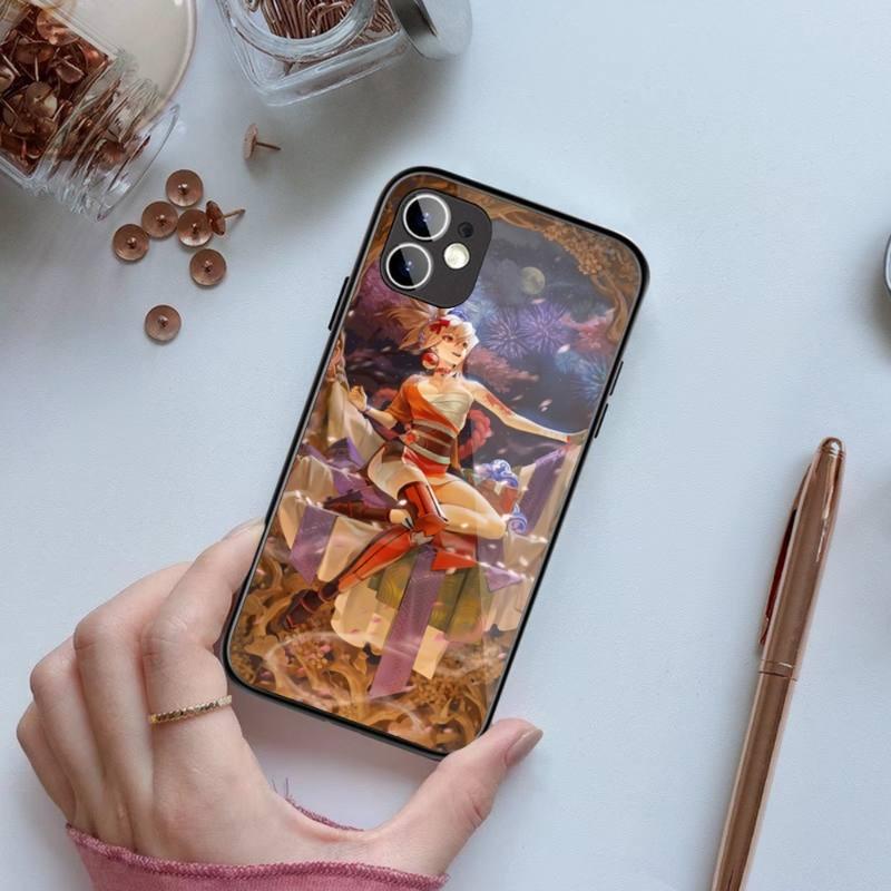 Genshin Impact Yoimiya Handyhülle für IPhone 14 13 12 11 XS X 8 7 6 Plus Mini Pro Max SE 2022 Schwarz PC TPU Glas Handyhülle