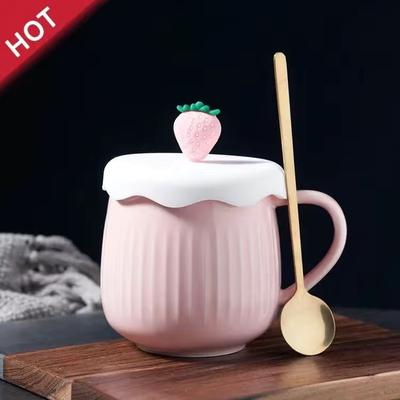 Tazza semplice con elemento di frutta Tazza in ceramica con personalità adorabile Tazza da caffè Tazza da latte Tazza da acqua Set per bere