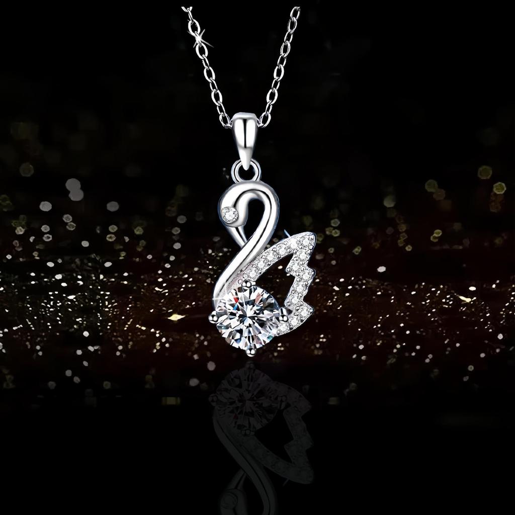 Korean Fashion Little Swan Necklace: s925 Sterling Silver with 1 Carat Moissanite, D Color Women's Pendant