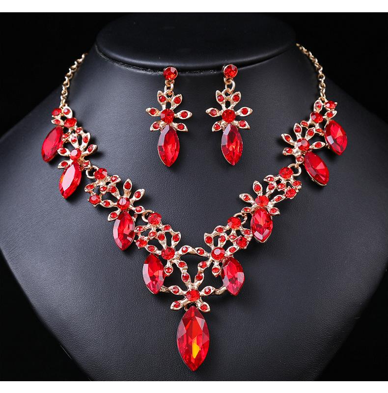Accessories Exaggerated Vintage Necklace Set Female Luxury Crystal Banquet Dress Accessories Collarbone Chain