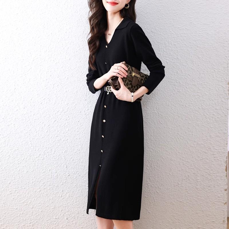 Elegant Long Knitted Dress for Women's Autumn and Winter New Slim-fitting and Thin Hem V-neck Sweater Skirt