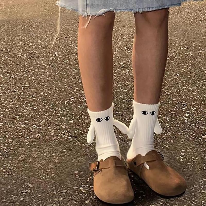 1 Pair Holding Hands Socks Funny Magnetic Suction 3D Doll Couple Socks Cute Holding Hand Socks Funny Gift Unisex Couple Socks
