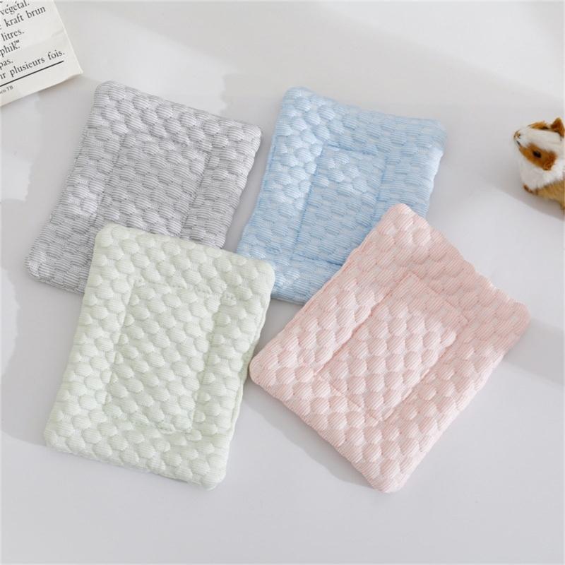 Small Animal Cooling Bed Mats With Antislip Base Multipurpose Hamster Cage Pad Ice Silk Fabric Easyly To Clean