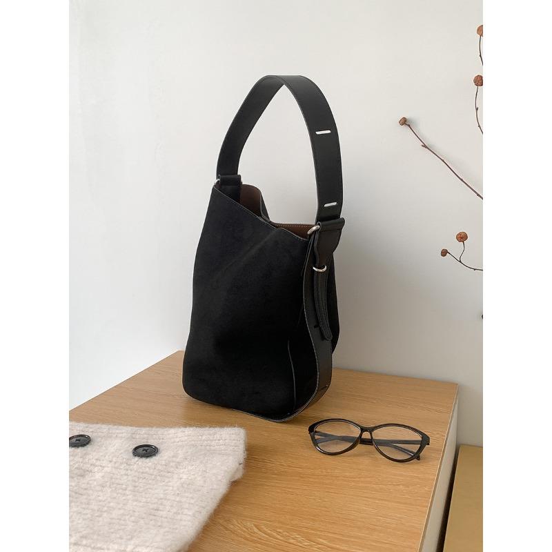 

Осенне-зимняя сумка-тоут большой вместимости для студенток, новая замшевая сумка через плечо, простая сумка-ведро для поездок на работу чёрный