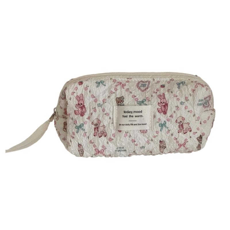 Modern Quilted Carry Bag Polyester Construction Multiple Section Storage For Daily Essential