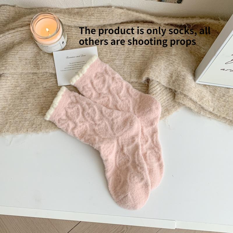 A Pair of Sweet Thickened Socks Pink Strawberry Soft Skin-friendly Warm Sleeping Socks Relief Home Socks Clothing Accessories