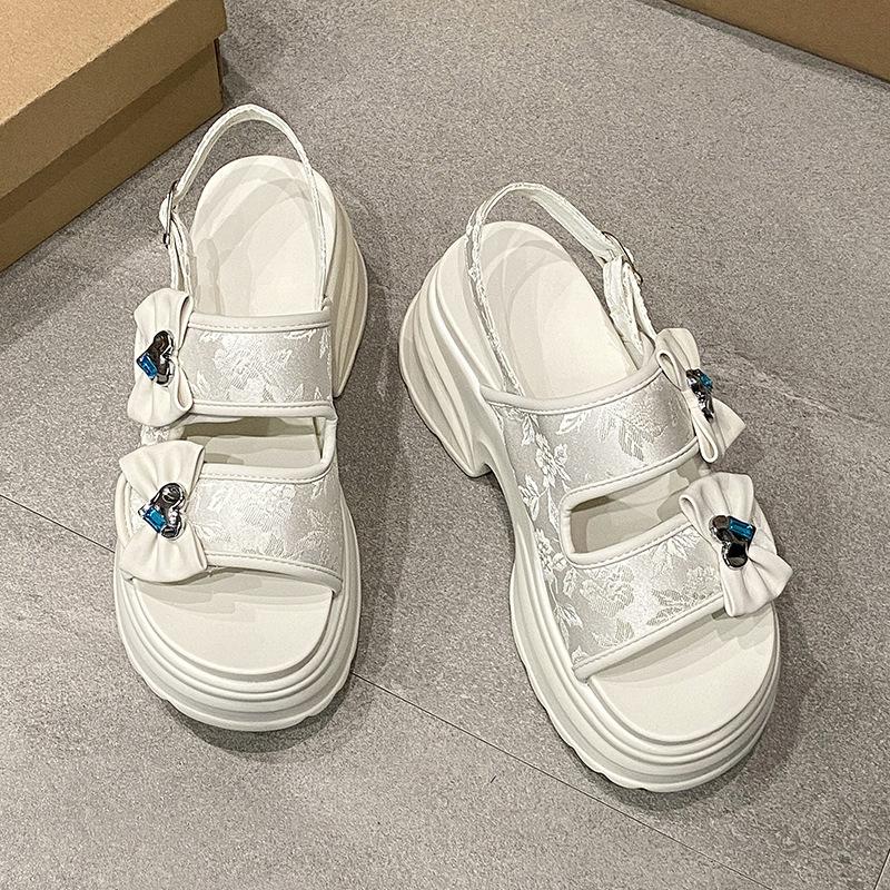Versatile Niche Summer Wear 2025 New Rhinestone Muffin Cool Slippers Thick-soled One-word Women's Sandals
