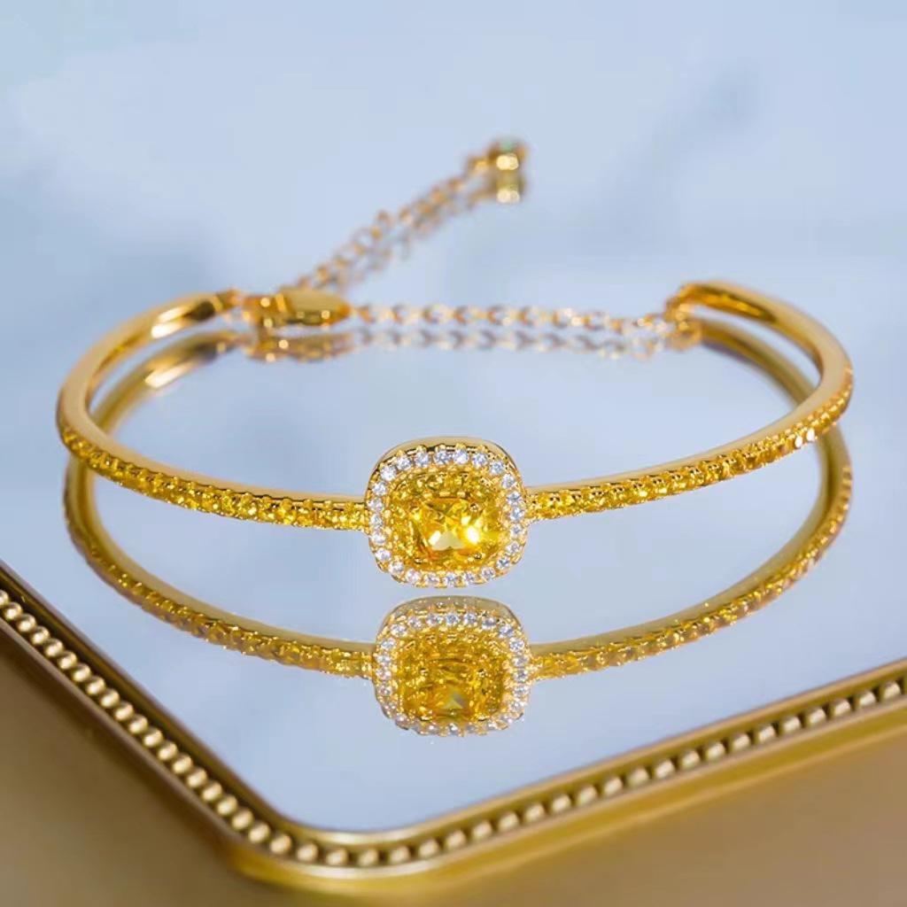 Vietnamese Gold-Inlaid Cube Bracelet: Brass, Gold-Plated, Diamond, Women's Fashion, Light Luxury Jewelry.