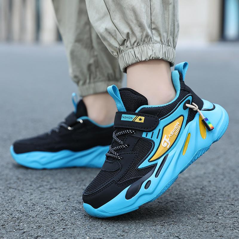 Spring and Autumn new mesh breathable children's sports shoes, light and non-slip boys' casual running shoes, Korean version of fashion shoes