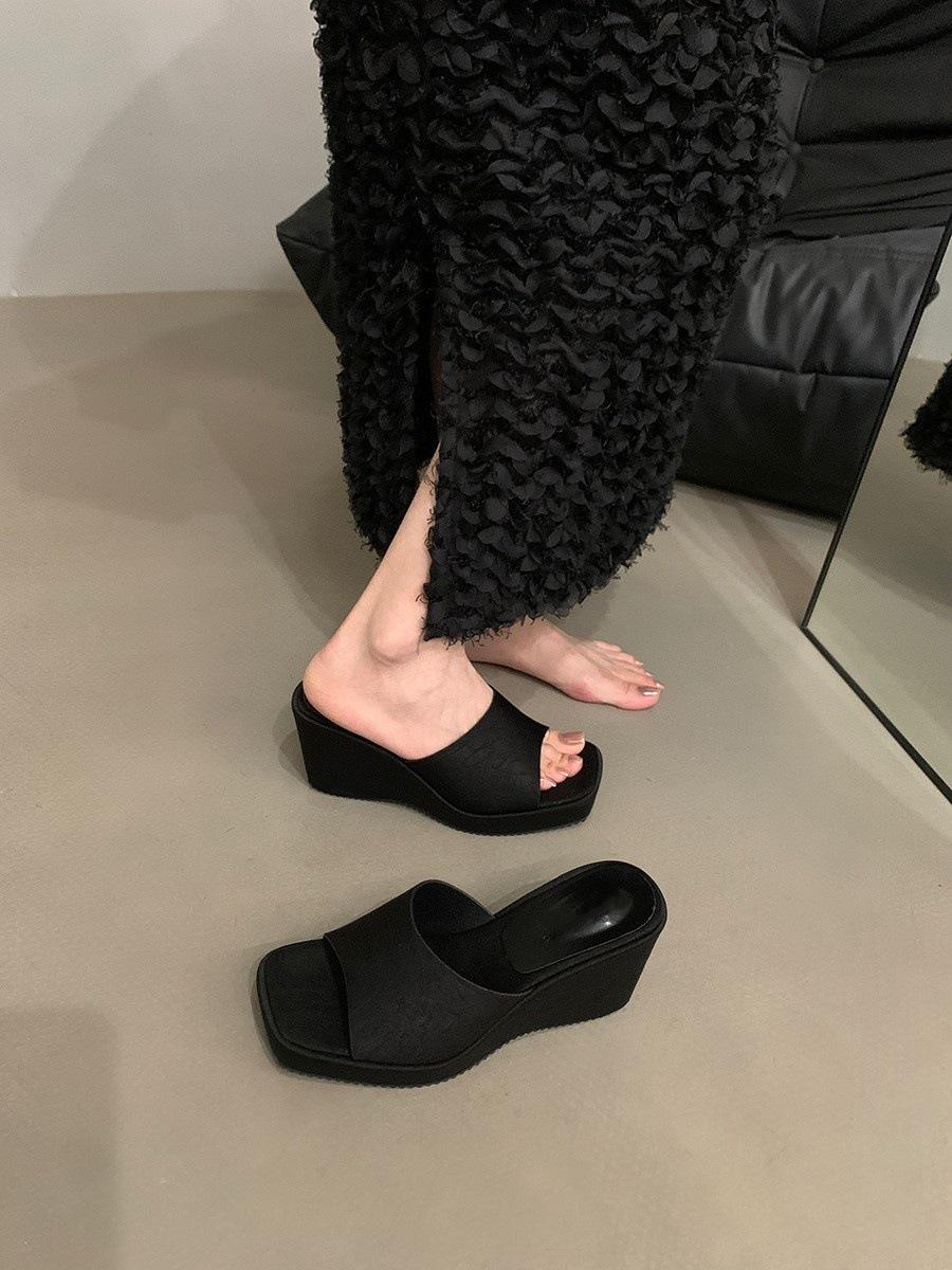 

Pink high heels one-word cool slippers fairy shoes wear 2025 new summer wedge heel French temperament sandals 35 чёрный