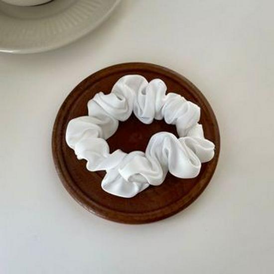 

Korean High-End Creamy Satin Scrunchies Versatile Hair Ties