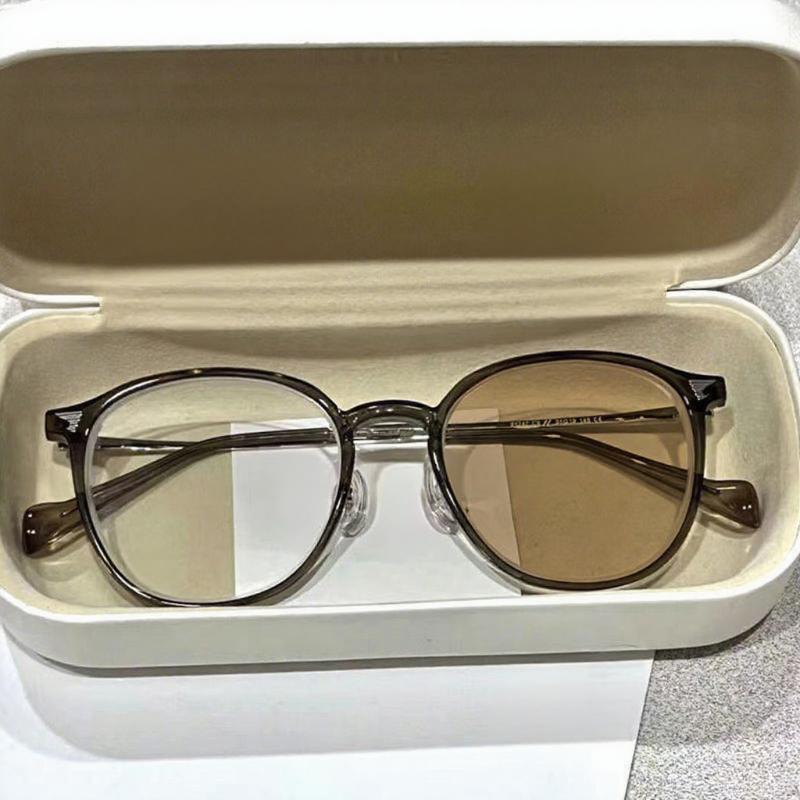 Fashionable Large Frame Circular Photochromic Myopia Glasses Men's and Women's Retro High-definition Anti Blue Light Glasses