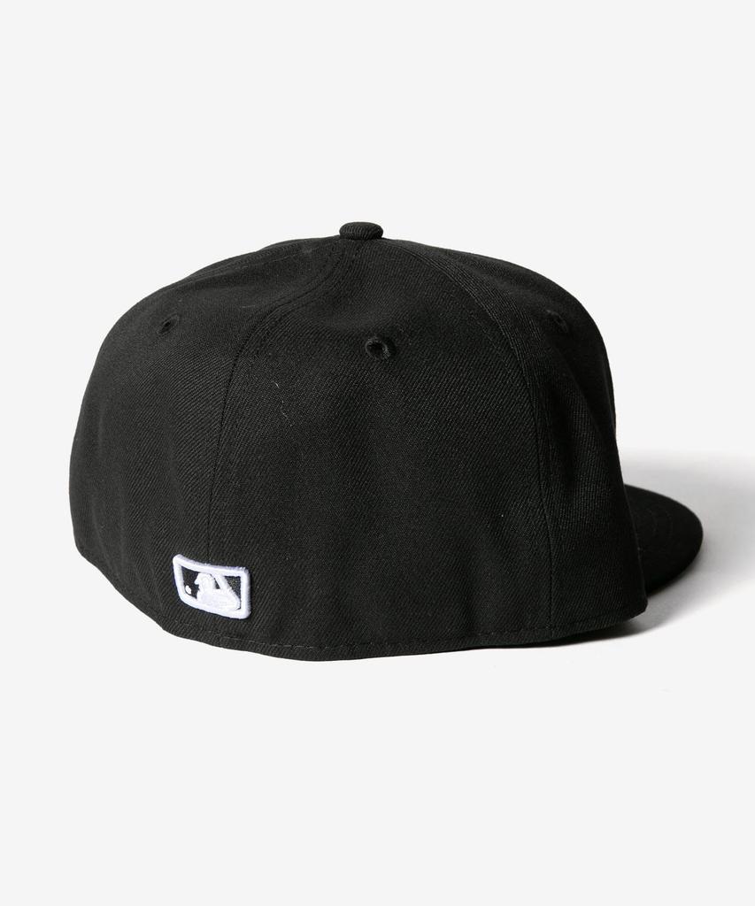 New Era 59FIFTY New York Yankees Black Size 7 Cap, & White, 1/8" [Used]