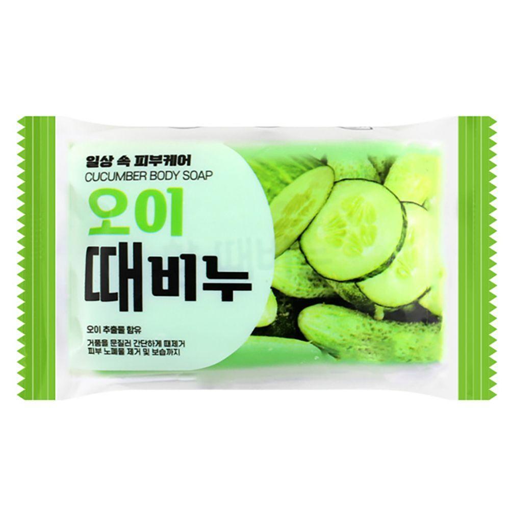

Cucumber foam cleanser that awakens the skin and removes impurities. 150g of soap.