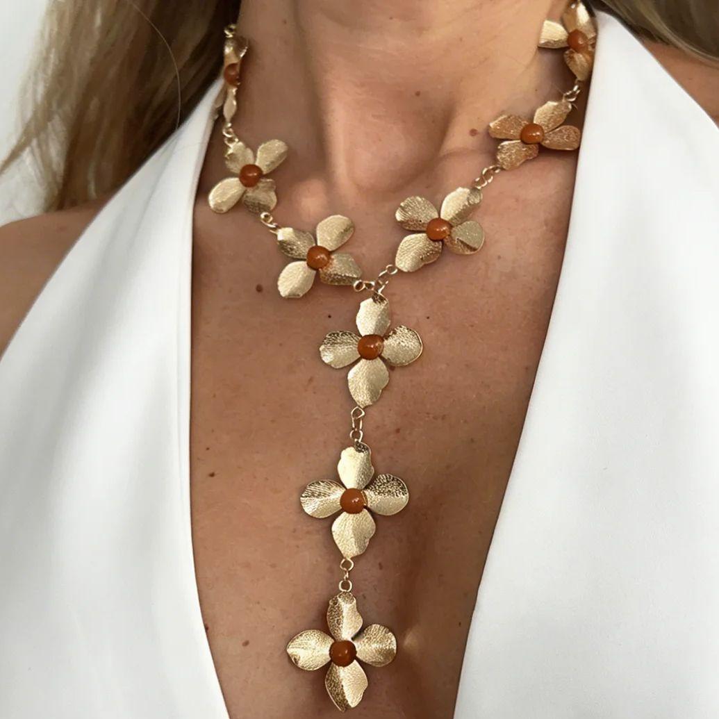 

Ingemark Elegant Exquisite Resin Flower Long Pendant Choker Necklace for Women Vintage Sexy Metal Adjustable Chain New Jewelry