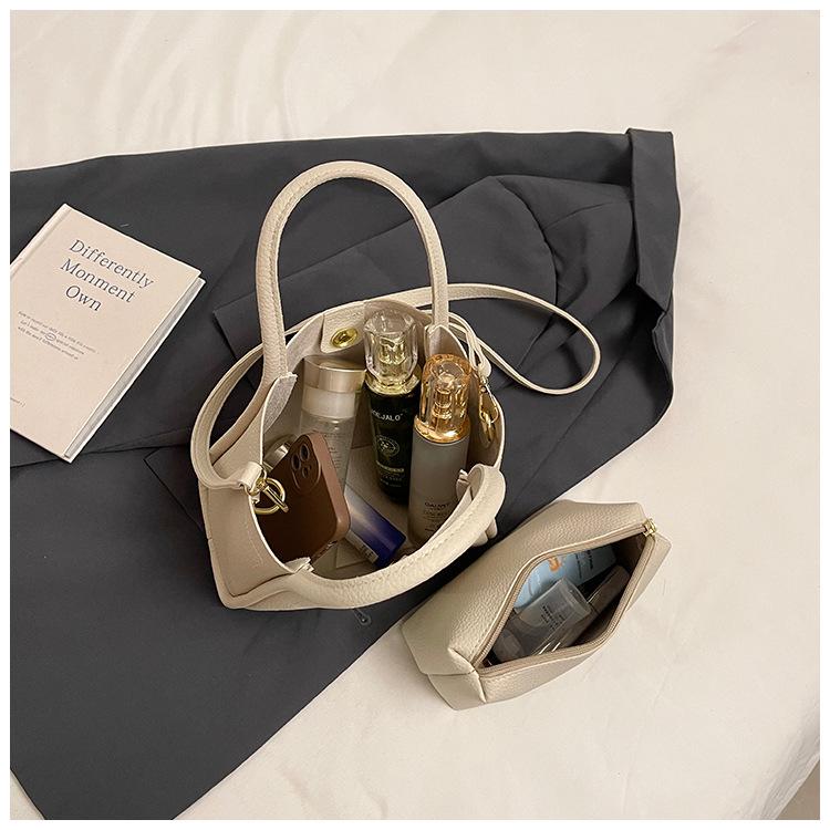 Handbag Women's Large-capacity Commuter Shoulder Bag New Messenger Tote Bag