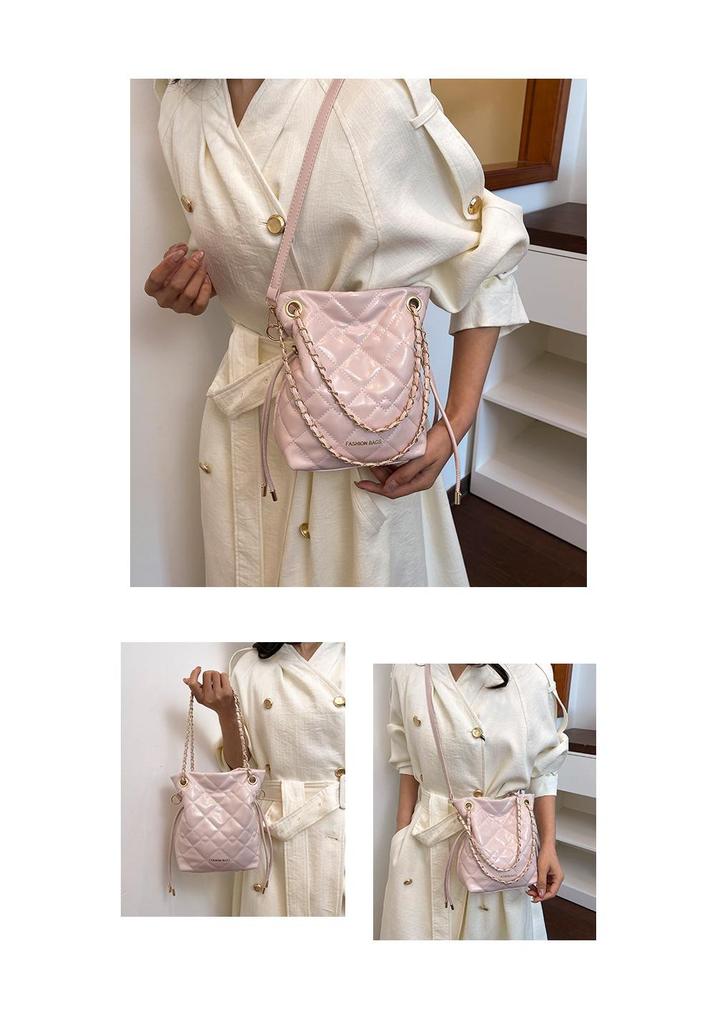 Versatile Women's Fashion Bucket Bag for Daily Commute and Office Use