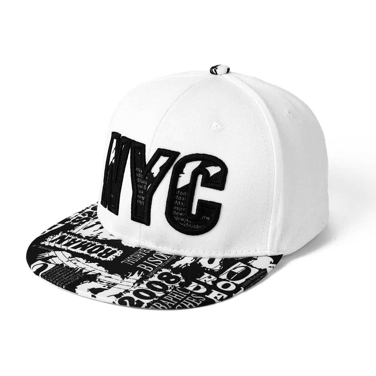 De Europese- Borduurwerk NYC Platte Pet met Meerdere Randen en Print is Geschikt voor Hip-hop Straatdans One Size white