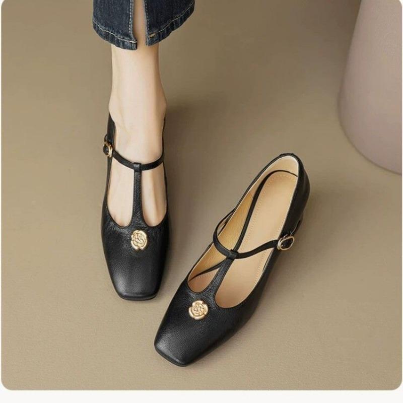 

Camellia retro square head thick heel Mary Jane single shoes autumn new comfortable high heels 35 is one size smaller