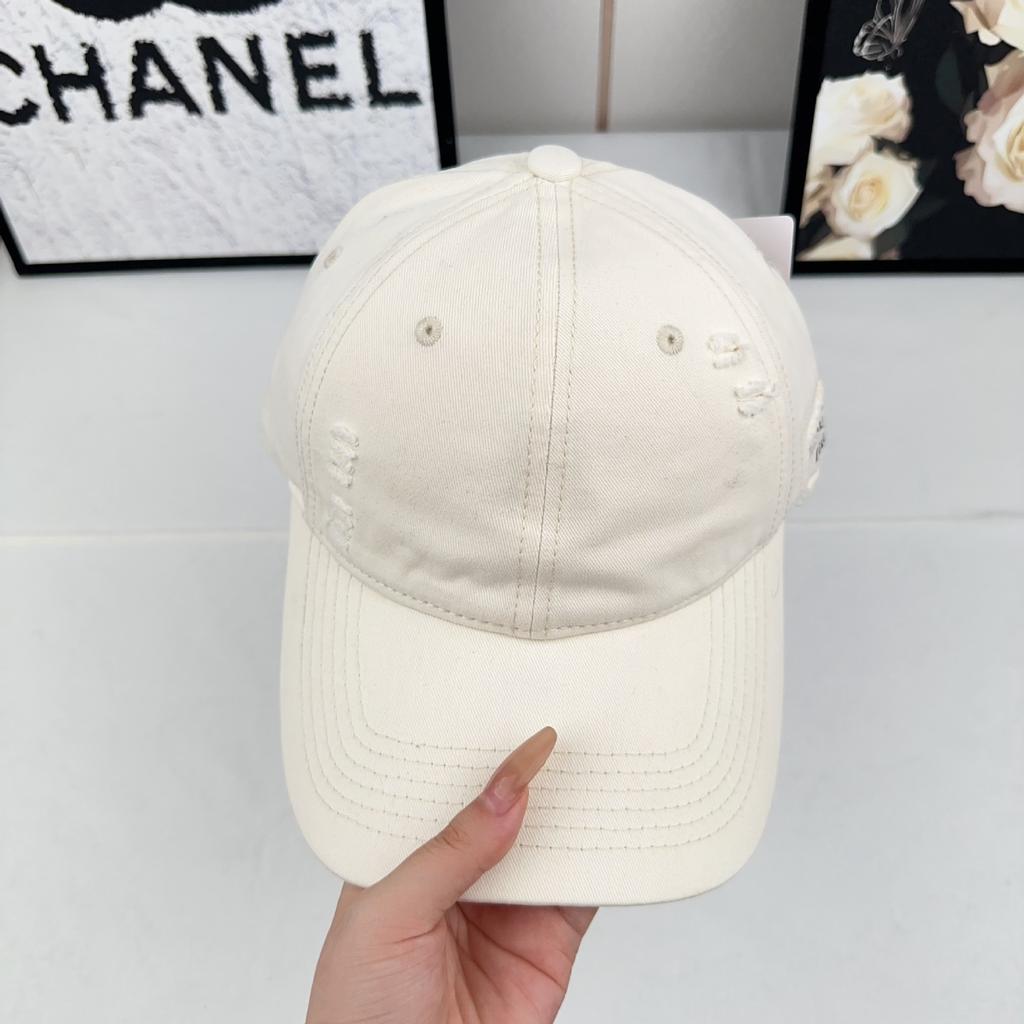 Baseball cap, ripped old peaked cap, hat for women 2025 fashion trend, wide brim, big face, small face