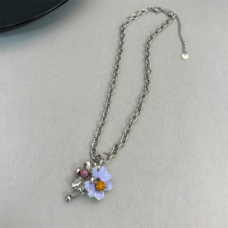 

Нишевое ожерелье-подвеска из медного сплава в виде двойного цветка с тычинками с бриллиантами, невыцветающая цепочка из титановой стали для женщин