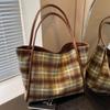 Ielgy Woolen Plaid Large-Capacity Tote Bag All-Match Casual One-Shoulder Class Com