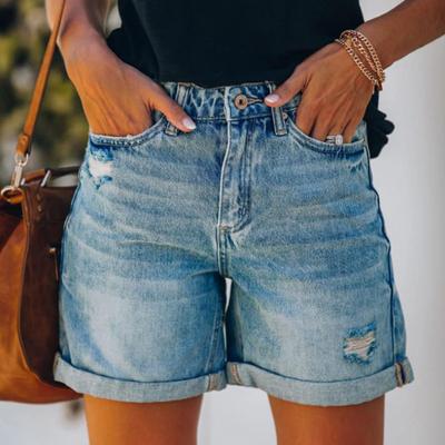Modische, zerrissene, gewaschene Denim-Shorts für Damen mit geradem Bein