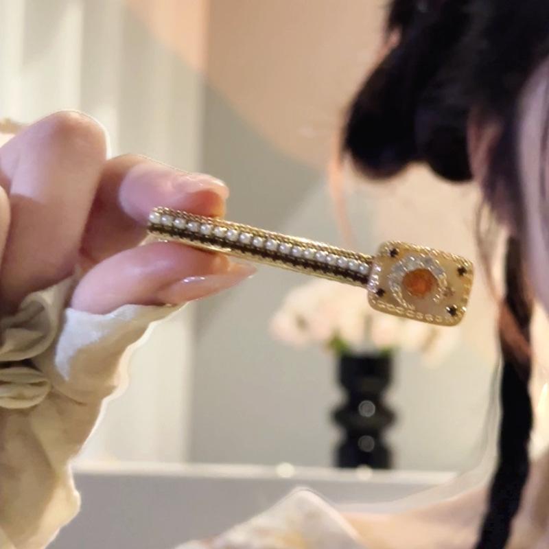 

Zircon mother-of-pearl hairpin light luxury exquisite high-end duckbill clip niche fashion temperament versatile hair accessories