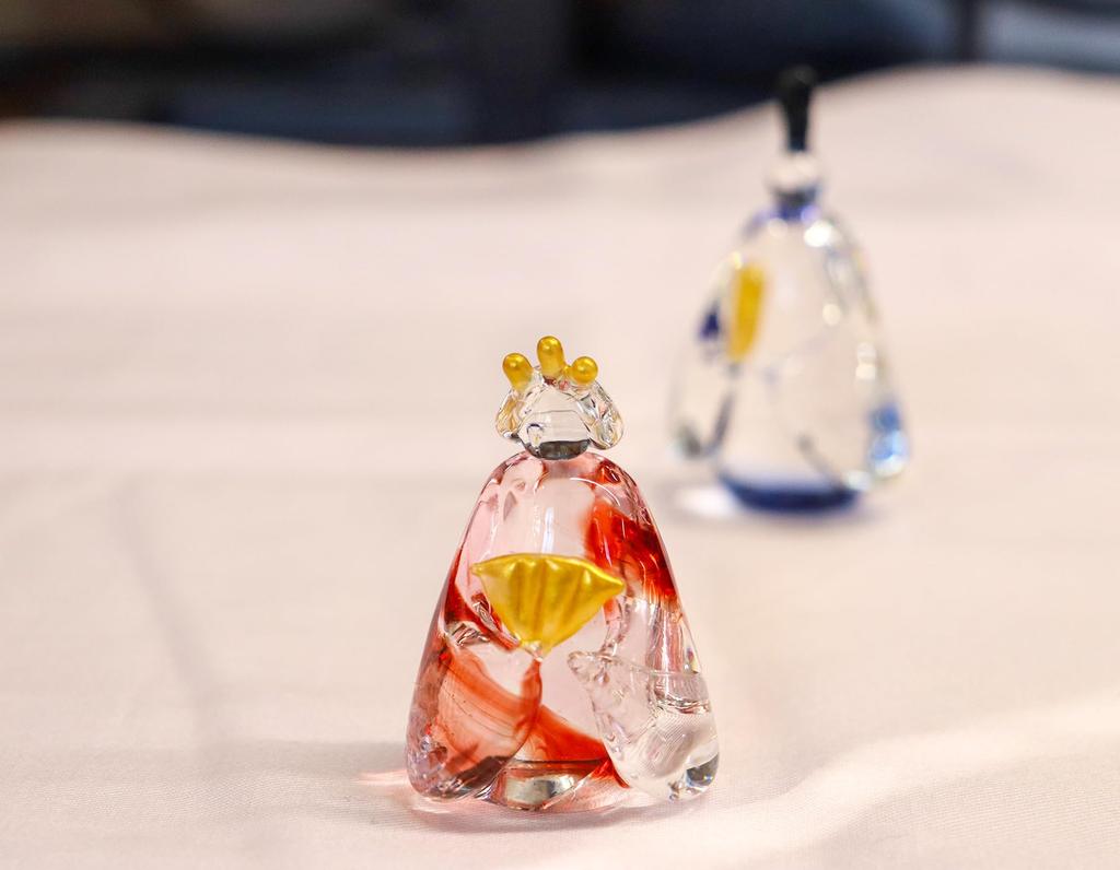 Craftsman House Handmade Glass Hina Dolls for Day (Standing) Girls'