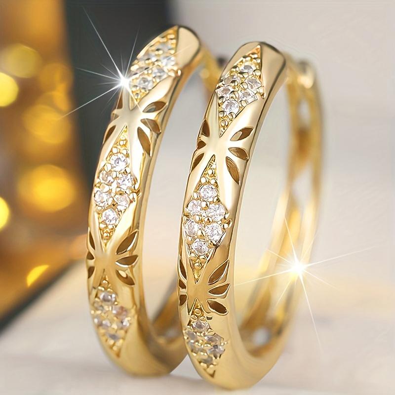 Huitan Opulente Attraktive Creolen für Damen Luxuriöse Goldfarbe Muster Steckerohrringe Mode Exquisiter Party Schmuck
