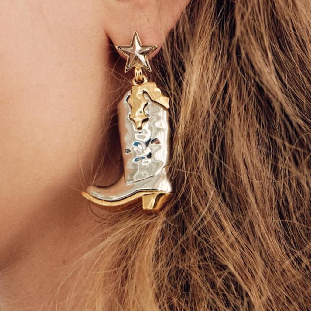 Retro Catching Eye Five Pointed Star Alloy Earrings Ideal For Women Trendy