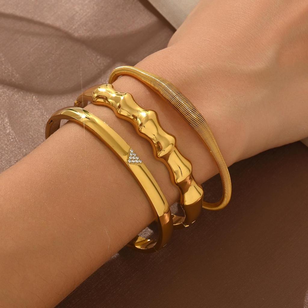Gold Diamond Inlaid Stainless Steel Wave Pattern Bracelet - High-End Fashion Jewelry