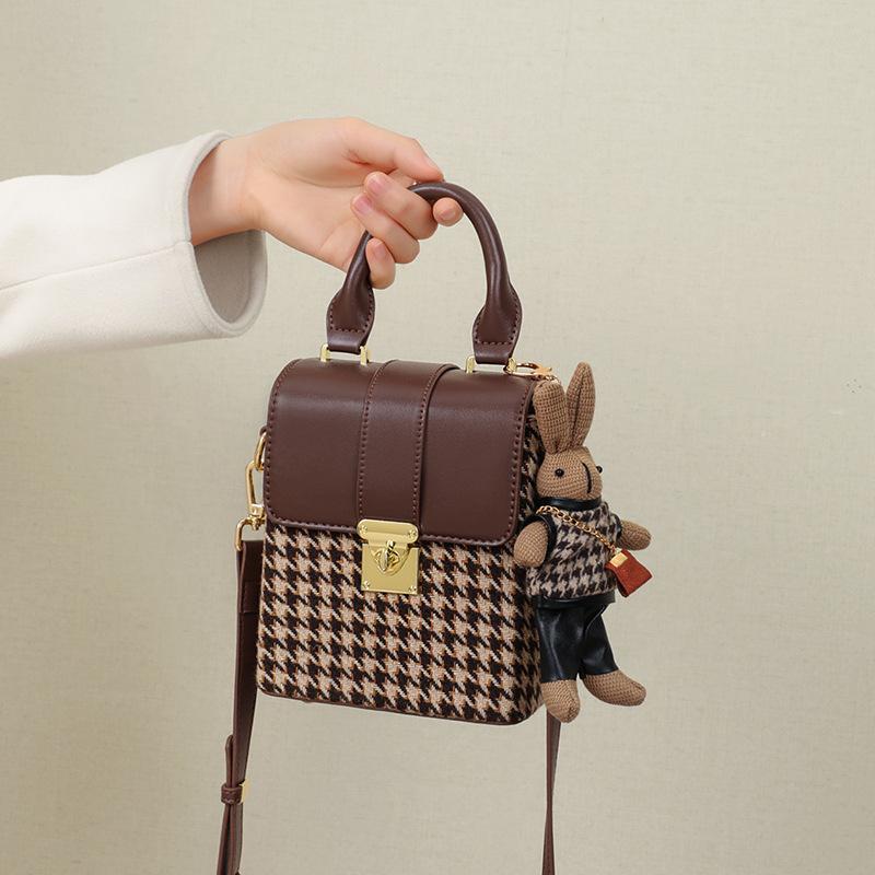 

Сумка универсальная новая сумка-мессенджер нишевый дизайн сумка под мышкой легкая роскошная высококлассная одноплечевая маленькая квадратная сумка багаж