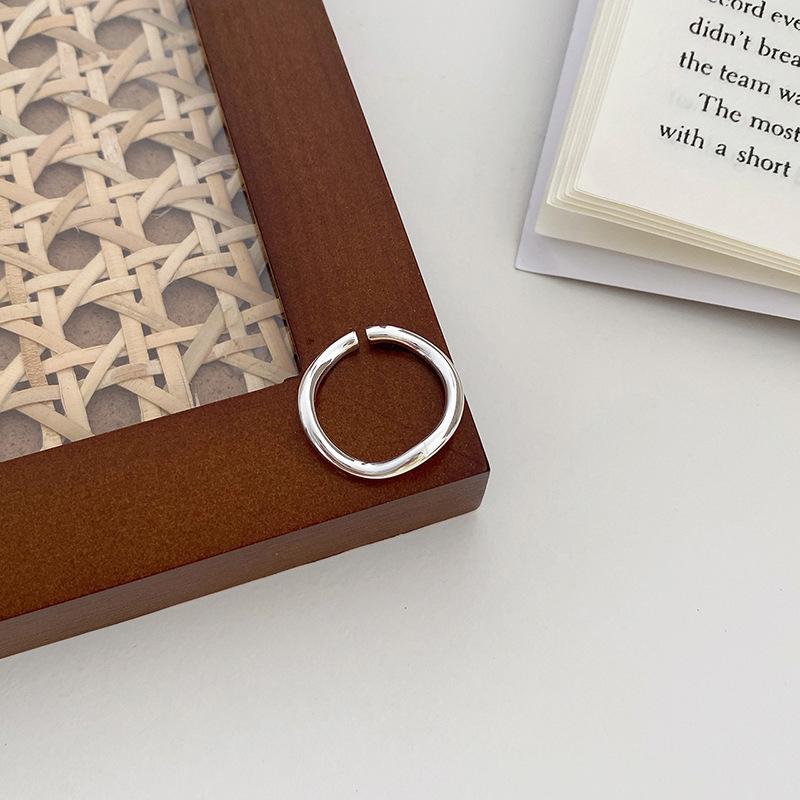 Elegant Adjustable Wave Line Ring for Women - Versatile, Trendy and Stylish Finger Accessory Open Adjustable