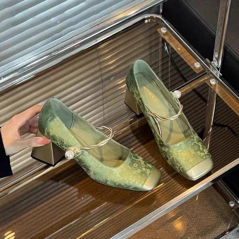 Summer wear with skirt fashion Mary Jane high heels retro thick heel light mouth single shoes