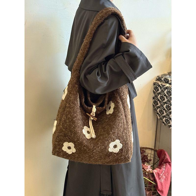 Plush flower embroidery tote bag women's new sweet niche shoulder bag large capacity plush bag