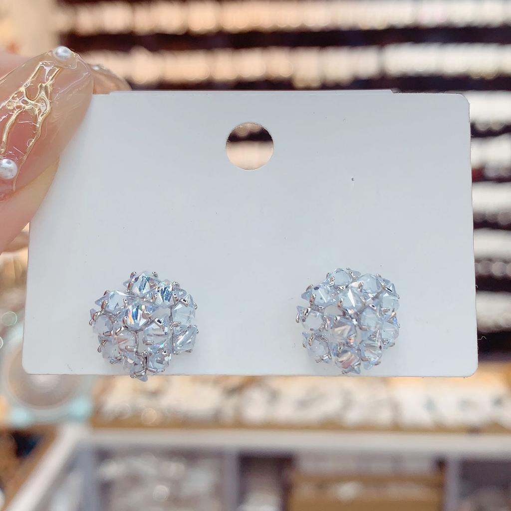 Delicate Square Rhinestone Stud Earrings for Women Shiny Cube Crystal Stud Earrings Fashion Wedding Date Jewelry Birthday Gifts