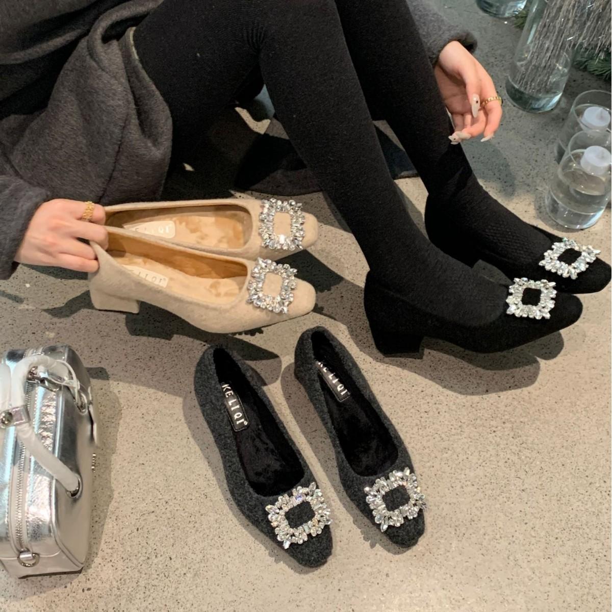 

2025 autumn and winter new small square head rhinestone woolen polished and velvet shallow mouth OL thick heel Mary Jane women s single shoes 39 абрикосовый
