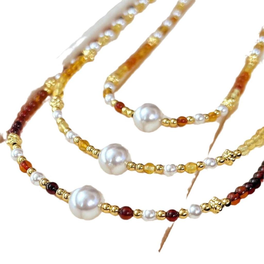 Vintage Autumn And Winter Maillard Style Natural Amber Beeswax Artificial Crystal Cold White Pearl Collarbone Chain Necklace