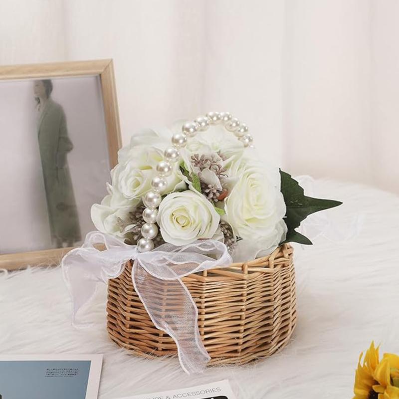 En kurveflet kurv til blomsterbarn med perlehåndtag og sløjfe Håndflettet påskekurv Fletkurv til bryllupper (brun)