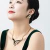 Retro Zircon Wing Necklace: Trendy Black & White Minimalist Clavicle Chain for Women