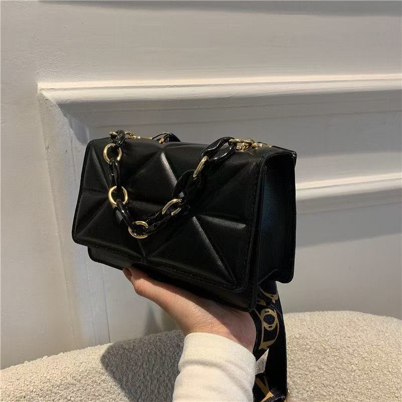 Women Rhombus Shoulder Bag Luxury Chains Design Messenger Handbag Flap Small Square Bag