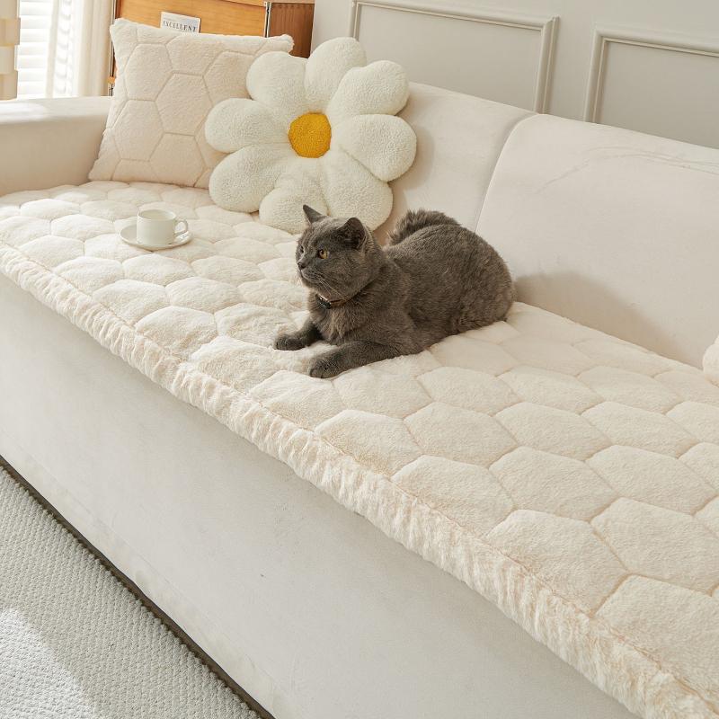 Thickened Warm Sofa Cover Fabric New Autumn And Winter Anti Slip Sofa Cushion Cover One-Piece Laying Skin Friendly Cream Style