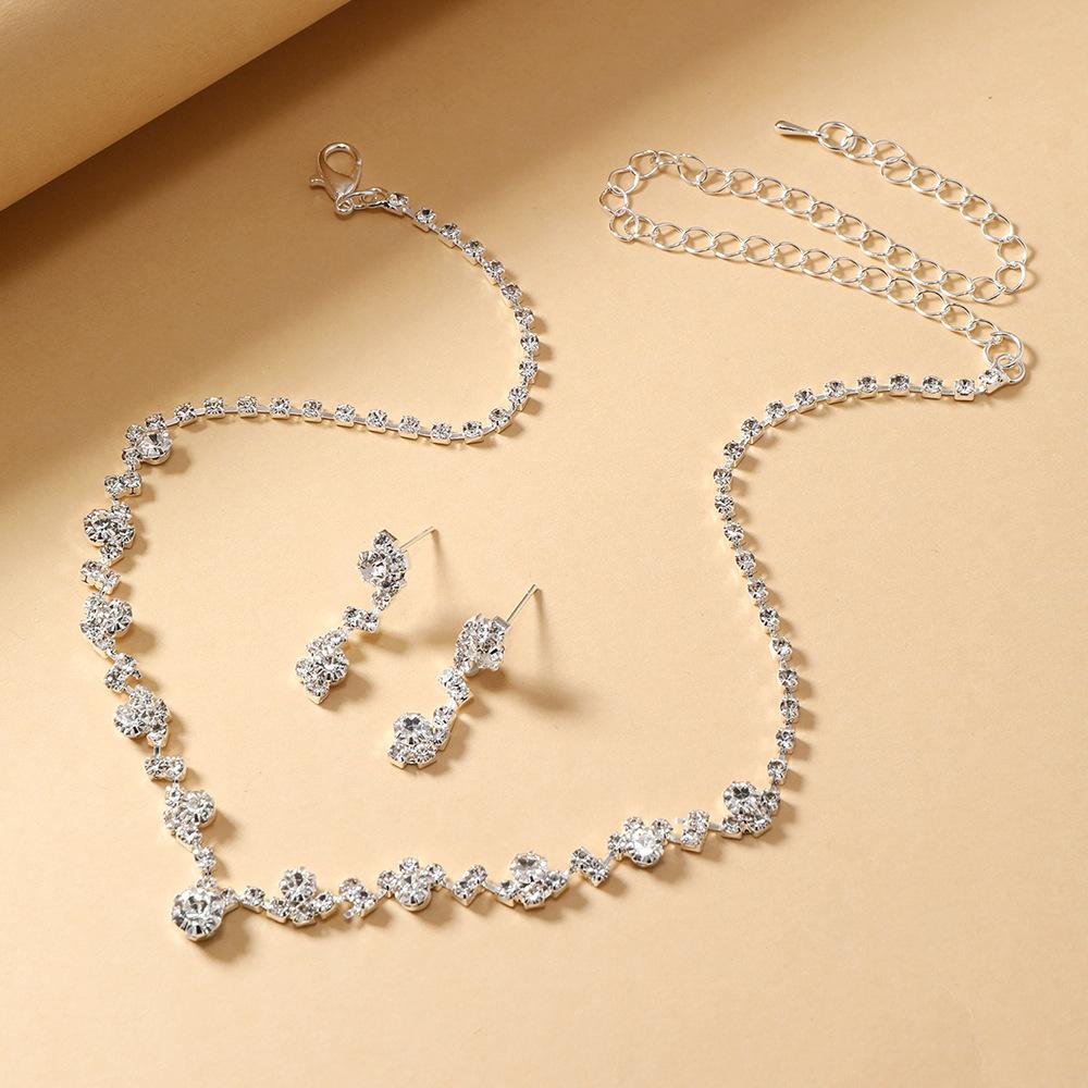 Korean Version of Small Necklace Earrings Bridal Jewelry Set Bright Rhinestone Super Flash Earrings