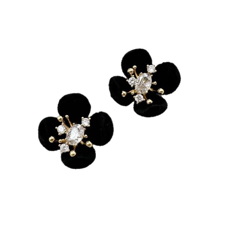 Retro Flocked Flower Zirconia Stud Earrings - Exquisite Design for Versatile Wear