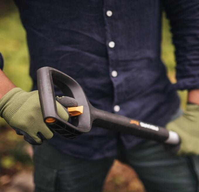 Fiskars Telescopic Shovel Xact 1066734 Shovel 1 Pc