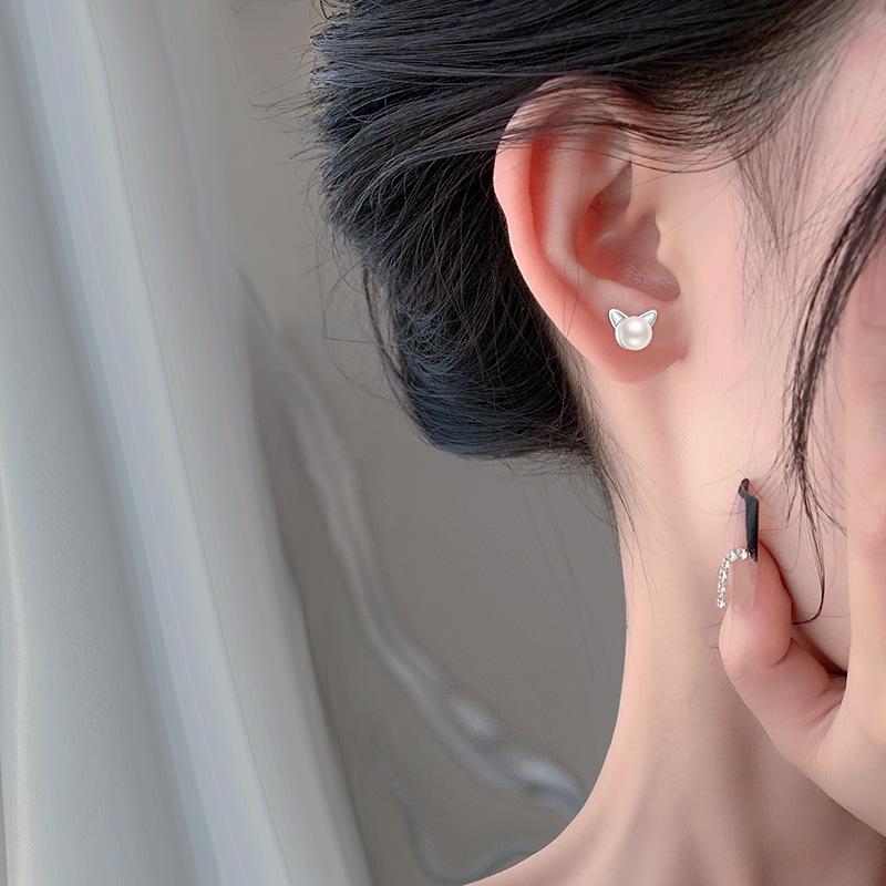 Cat Pearl Earrings Cute Small Cat Earrings Niche Design Feeling Ear Piercing Style