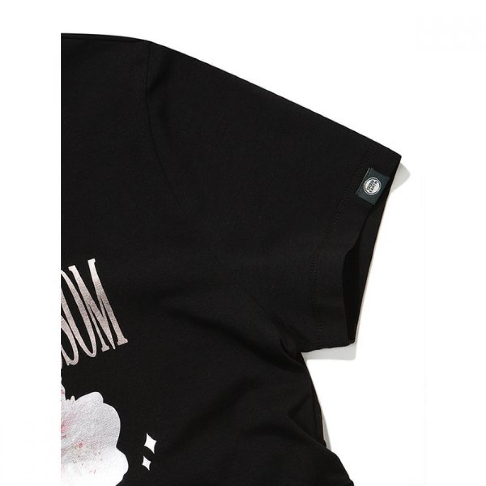 BBC EARTH Cherry Blossom T shirT  Black    24ss