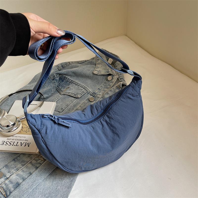 2025 Autumn New Solid Color Trend Personalized Shoulder Bag Women's Daily Simple Dumpling Bag Messenger Bag Women's Leisure