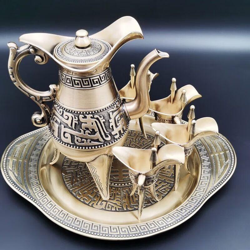Retro Bronze Jue Cup Baijiu Set